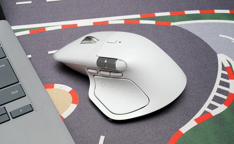 もう普通のマウスに戻れない。「親指ランチャー」搭載のMX Master 4で作業効率爆上げ